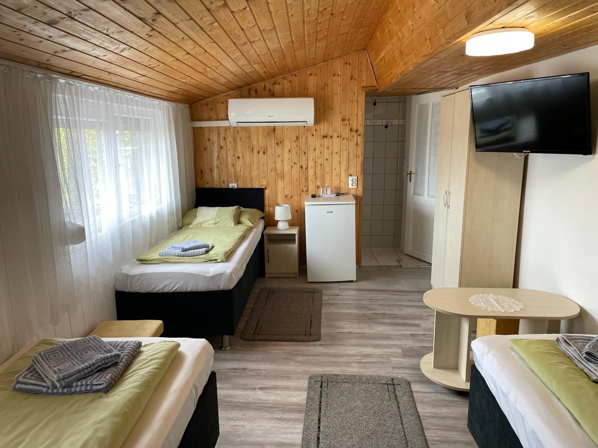 Bed and Breakfast Lenzl'S Panzio Szigetvár Zewnętrze zdjęcie